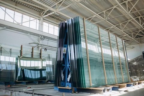Glass Manufacturers Explained: Glass Types, Manufacturing Processes, Production Technologies, Global Manufacturers, Suppliers and Industrial Applications
