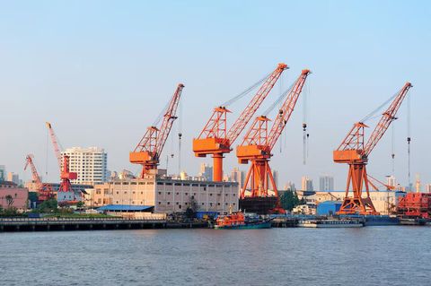 Port Equipment Explained: Cargo Handling Systems, Maritime Machinery and Terminal Operations Applications