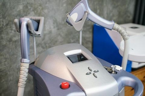 Femtosecond Laser Equipment Explained: Ultrafast Laser Technologies, Manufacturing Equipment, Production Processes, Global Manufacturers, Suppliers and Industrial Applications