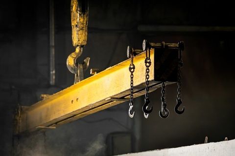 Industrial Lifting Equipment Explained: Types, Systems & Heavy-Duty Applications